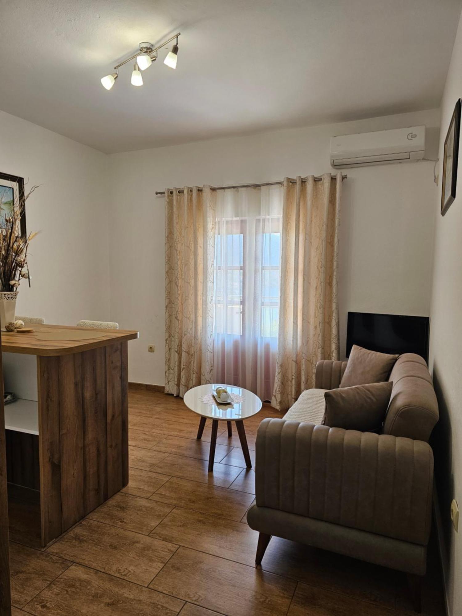Nadja Apartment *